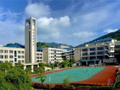 2024年湘潭县云龙中学是否设有高考复读班？云龙中学民转公了吗？